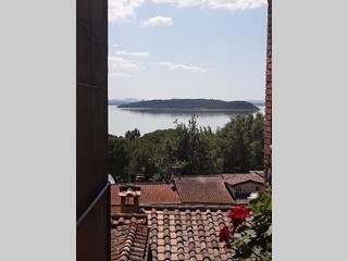 Appartamento in Vendita a Passignano sul Trasimeno, 135'000€, 130 m²