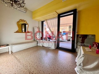 Immobile commerciale in Vendita a La Spezia, zona Centro, 115'000€, 134 m²