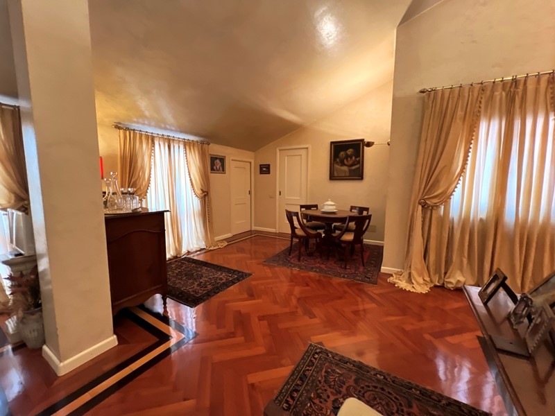 Quadrilocale in Vendita a Reggio Emilia, zona Centro storico, 270'000€, 100 m²