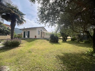 Casa Semi Indipendente in Affitto a Seravezza, zona Pozzi, 20'000€, 80 m², arredato
