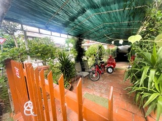 Magazzino in Vendita a Massa, zona Ronchi, 140'000€, 300 m²