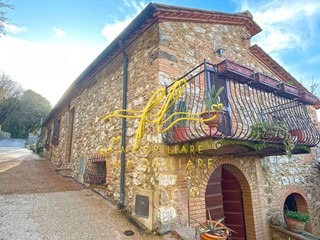 Appartamento in Vendita a Montecatini Val di Cecina, 180'000€, 109 m², con Box