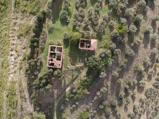 Casa di corte in Vendita a Castelfiorentino, 410'000€, 400 m²