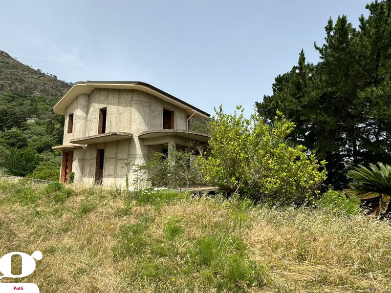 Villa in Vendita a Gioiosa Marea, 200'000€, 250 m²