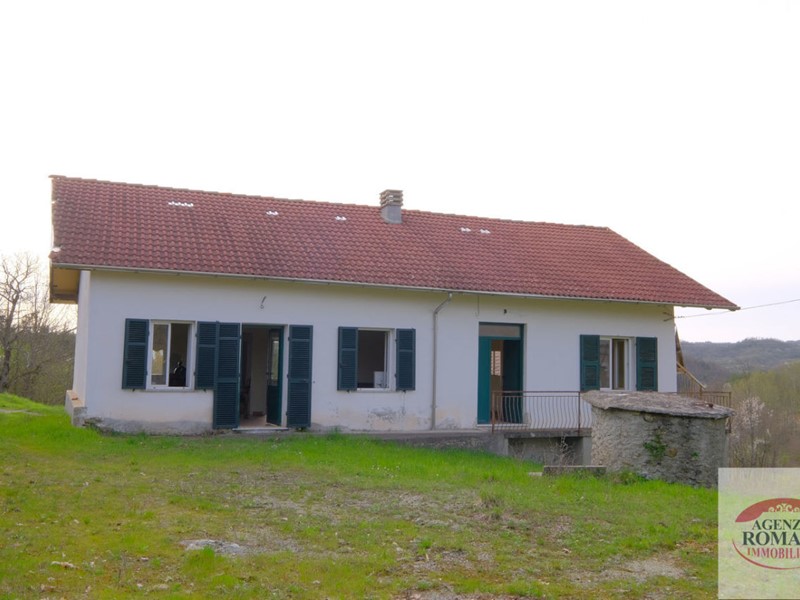 Casa Indipendente in Vendita a Pareto, 100'000€, 164 m²