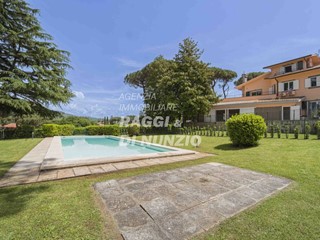 Appartamento in Vendita a Grottaferrata, 550'000€, 155 m²