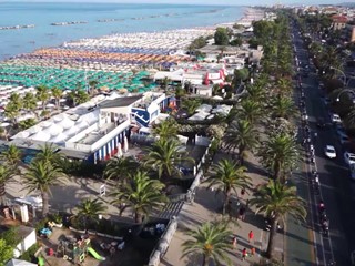 Attività commerciale in Vendita a San Benedetto del Tronto, 997 m²