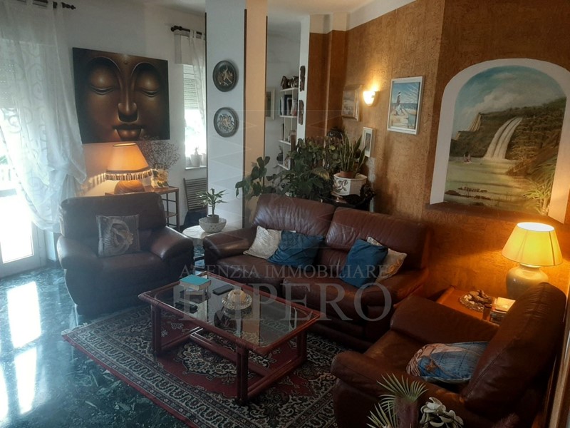 Appartamento in Vendita a Bordighera, 449'000€, 156 m², con Box