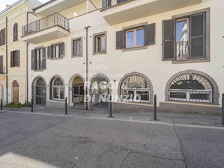 Immobile commerciale in Affitto a Grottaferrata, 1'300€, 75 m²