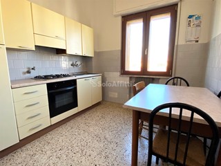 Stanza in Affitto a Catanzaro, zona Stadio - Ospedale, 160&euro;, 95 m², arredato