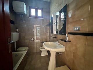 Villa in Vendita a Barcellona Pozzo di Gotto, 270'000€, 210 m²