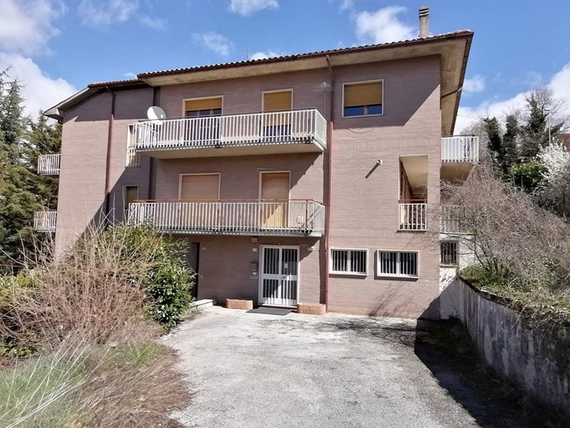 Trilocale in Vendita a L'Aquila, 102'000&euro;, 73 m²