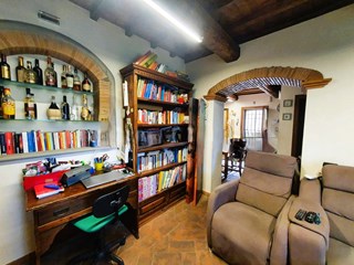 Rustico in Vendita a Quarrata, zona Forrottoli, 270'000&euro;, 200 m², con Box