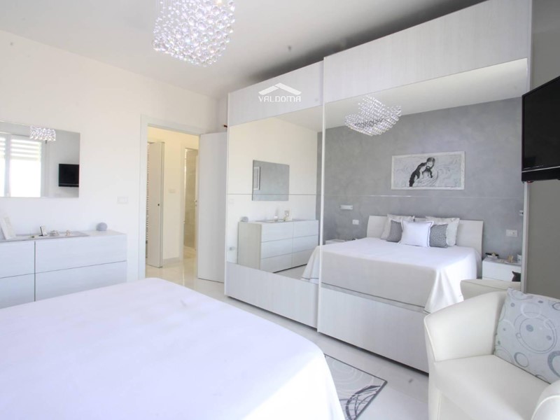 Appartamento in Vendita a Ugento, 150'000€, 120 m², con Box