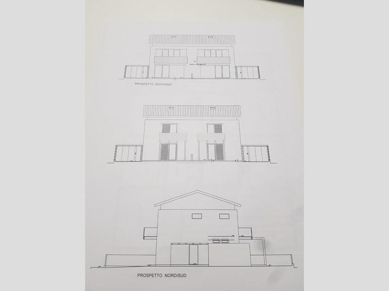 Villa bifamiliare in Vendita a Cascina, zona Titignano, 440'000€, 70 m², con Box