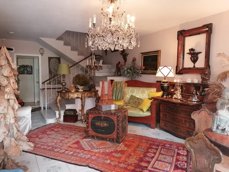 Villetta a schiera in Vendita a Carrara, zona Avenza, 350'000€, 180 m²