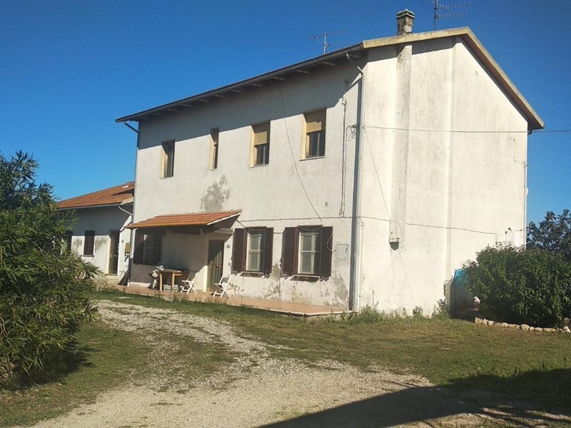 Casale in Vendita a Grosseto, 315'000€, 180 m²