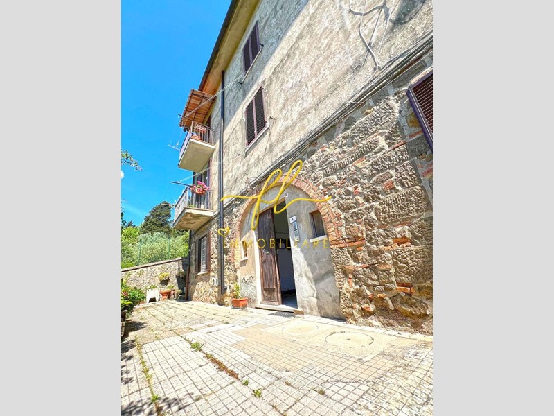Trilocale in Vendita a Montecatini Val di Cecina, 89'000€, 74 m²