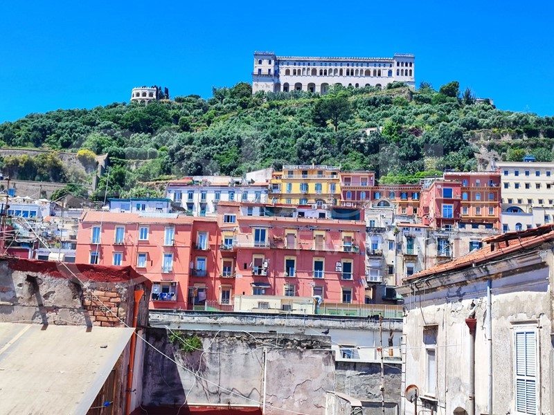Bilocale in Vendita a Napoli, 100'000€, 60 m²