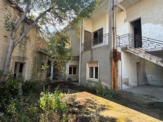 Casa Indipendente in Vendita a Villasor, 116'000€, 235 m²