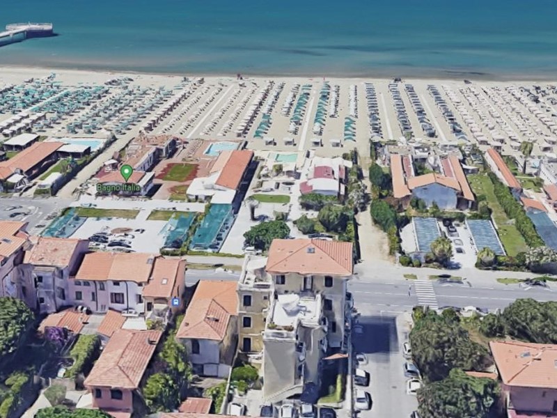 Trilocale in Vendita a Pietrasanta, zona Tonfano, 290'000€, 45 m², arredato