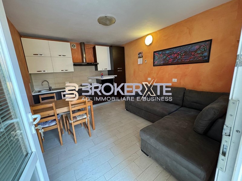 Trilocale in Affitto a Carrara, zona Marina di Carrara, 2'325&euro;, 35 m², arredato
