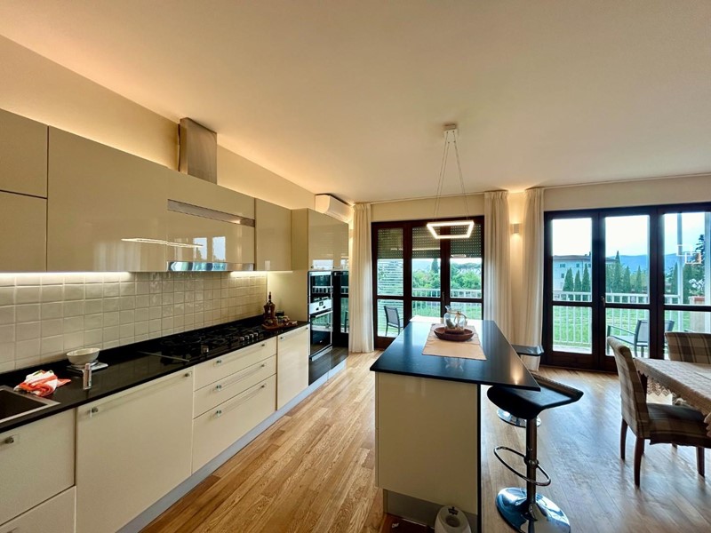 Appartamento in Vendita a Sovicille, zona San Rocco a Pilli, 450'000€, 122 m², arredato, con Box