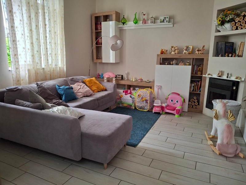 Casa Indipendente in Vendita a Capraia e Limite, 260'000€, 120 m²