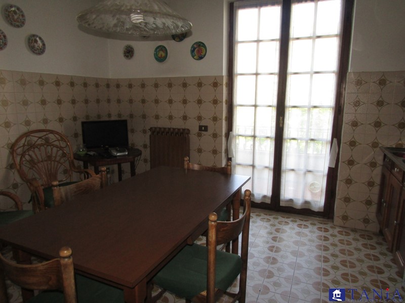 Casa Indipendente in Vendita a Carrara, 550'000€, 240 m²