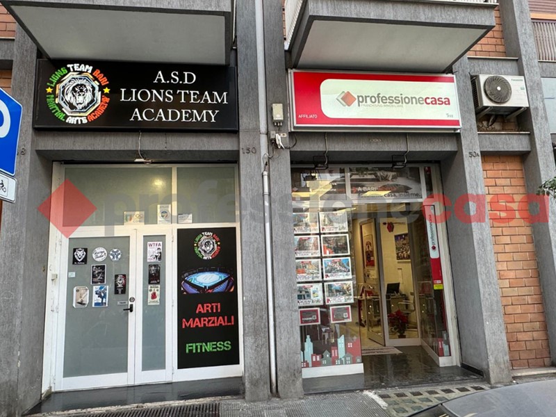 Negozio in Vendita a Bari, 275'000€, 400 m²