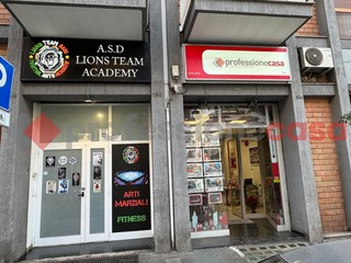 Negozio in Vendita a Bari, 275'000€, 400 m²