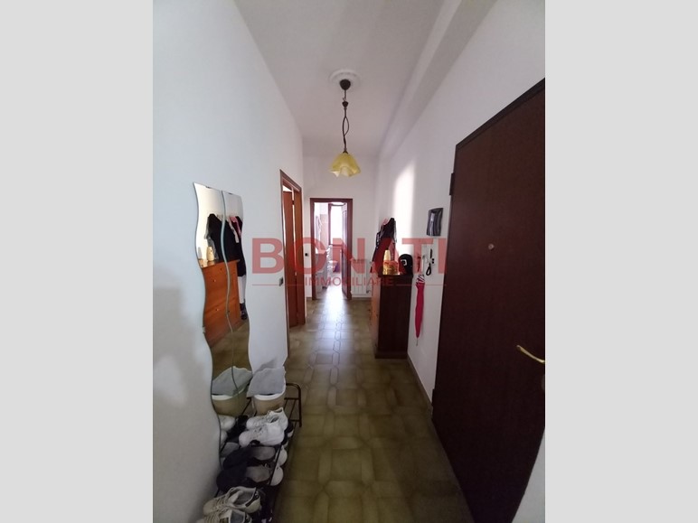 Quadrilocale in Vendita a Castelnuovo Magra, 155'000€, 90 m², arredato