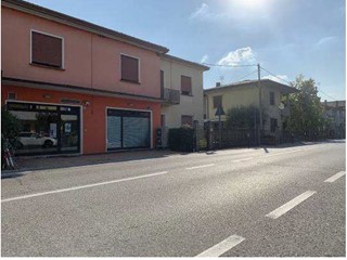 Casa Semi Indipendente in Vendita a Cadoneghe, 30'000€, 174 m²