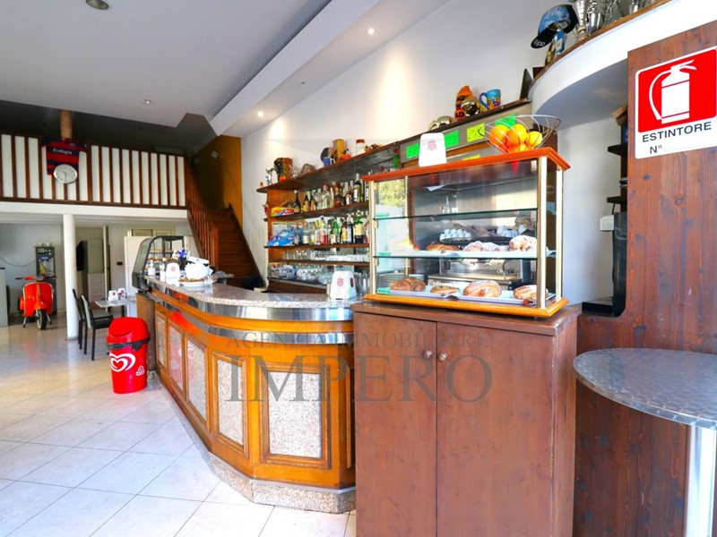 Immobile commerciale in Vendita a Ventimiglia, zona Centro, 179'000€, 115 m²