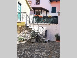 Casa Semi Indipendente in Vendita a Zignago, zona  Zignago, 75'000€, 55 m²