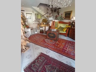 Villetta a schiera in Vendita a Carrara, zona Avenza, 360'000€, 180 m², arredato