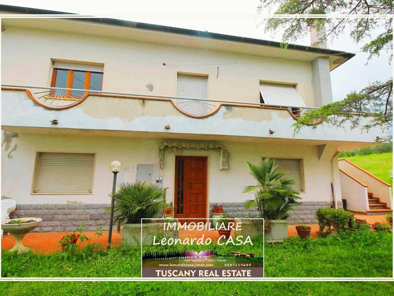 Casale in Vendita a Empoli, 430'000€, 400 m², con Box