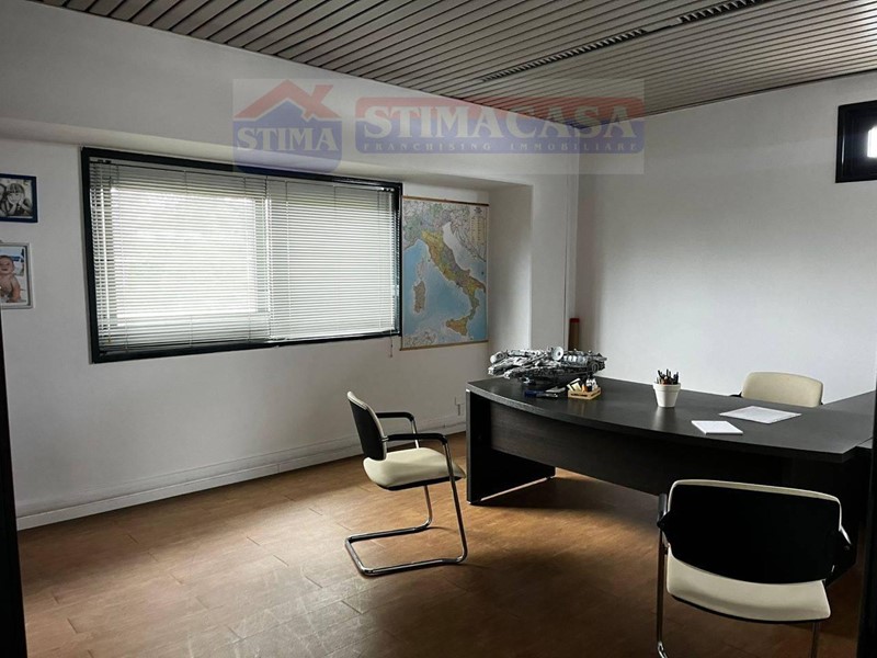 Ufficio in Affitto a Casoria, 350€, 35 m²