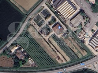 Capannone in Vendita a Castelbelforte, 320'000&euro;, 350 m²