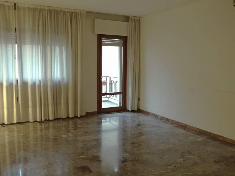 Appartamento in Vendita a Venezia, 275'000€, 130 m²