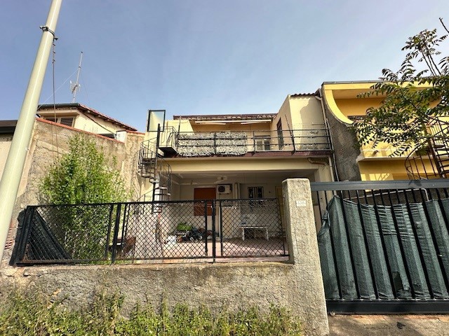 Trilocale in Vendita a Barcellona Pozzo di Gotto, 140'000€, 105 m²