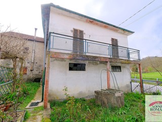 Casa Semi Indipendente in Vendita a Giusvalla, 30'000€, 80 m², con Box