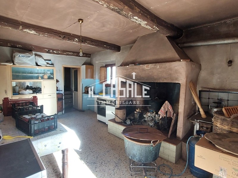 Rustico in Vendita a San Godenzo, zona Casale, 105'000€, 130 m²