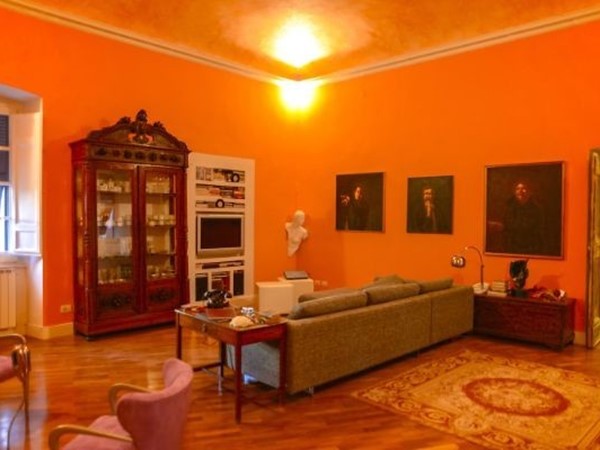 Quadrilocale in Vendita a Carrara, 200'000€, 160 m², con Box