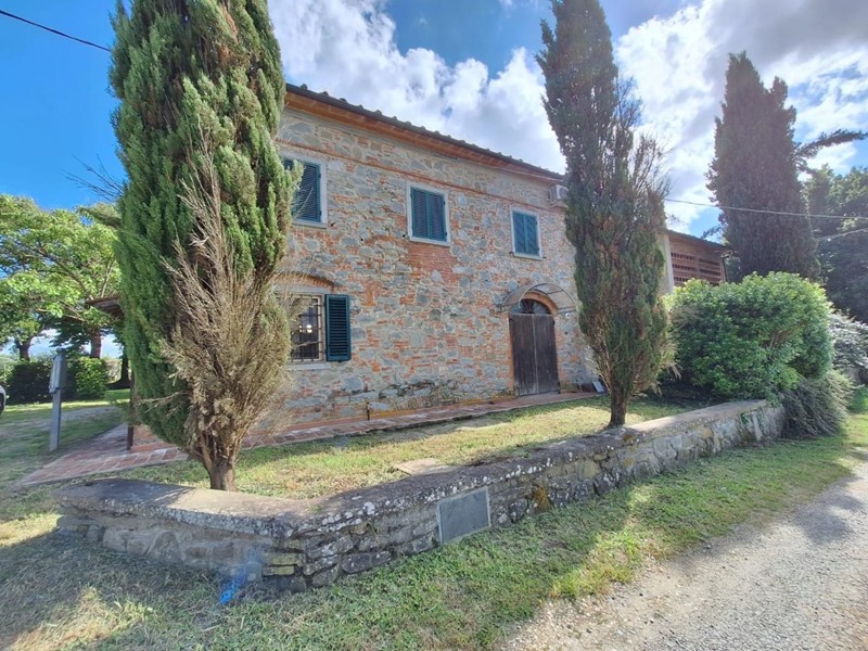 Casa Semi Indipendente in Vendita a Castelfranco di Sotto, zona Villa Campanile, 311'000€, 240 m², con Box