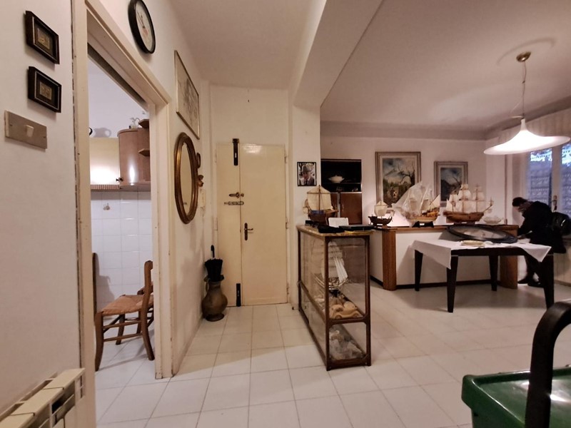 Appartamento in Vendita a Carrara, zona Fossola, 110'000€, 80 m², arredato