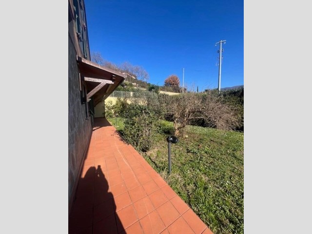 Casa Semi Indipendente in Vendita a Fosdinovo, zona Caniparola, 350'000&euro;, 140 m², arredato, con Box