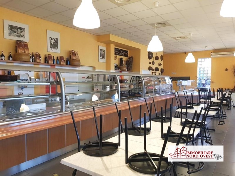 Negozio in Vendita a Magenta, 330'000€, 400 m²