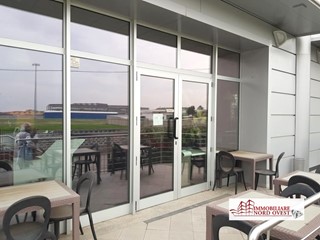 Negozio in Vendita a Magenta, 330'000€, 400 m²