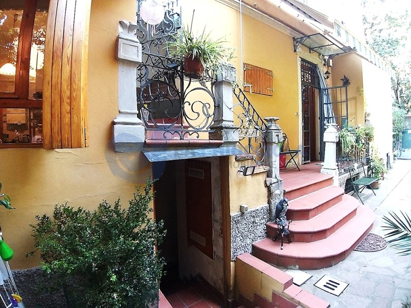 Villa in Vendita a Bologna, 1'100'000€, 